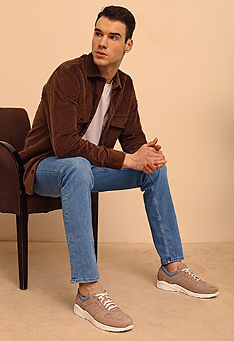 /shoes/men/sportivnaya-obuv/krossovki/1n4392/