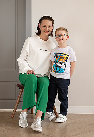 /shoes/kids/dlya-devochek/sportivnaya-obuv/krossovki/7f3593/